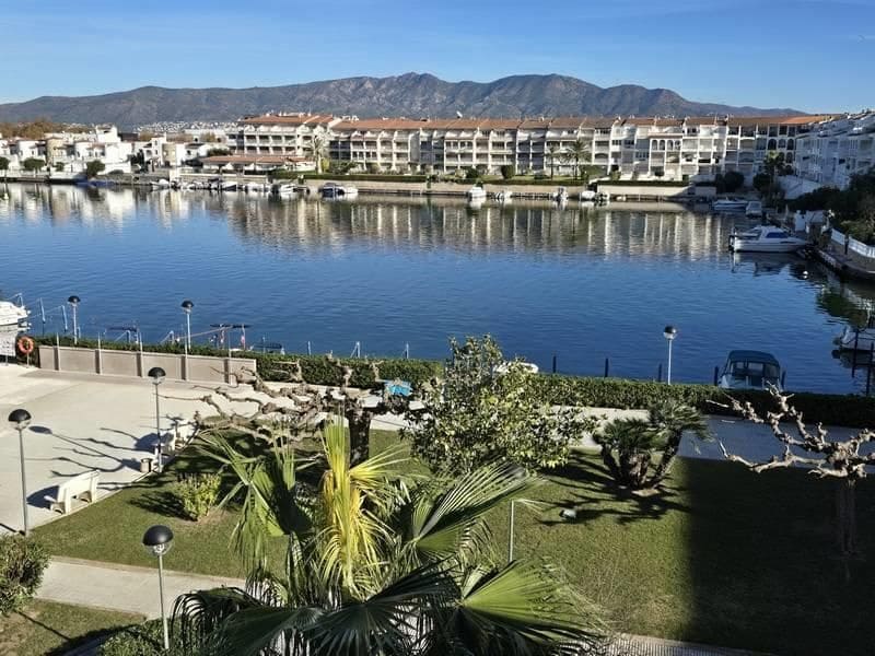 2 soveværelse Lejlighed til salg i Empuriabrava med swimmingpool garage - € 249.000 (Ref: 9458422)