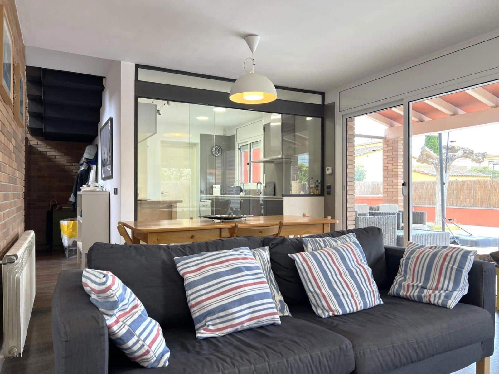 4 bedroom Villa for sale in Sant Pere Pescador with pool garage - € 495,000 (Ref: 9466098)