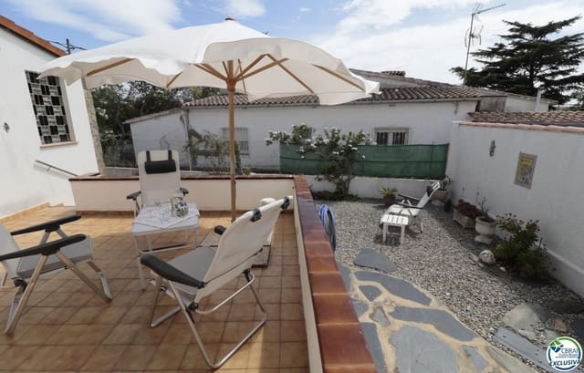 2 bedroom Villa for sale in Roses with garage - € 350,000 (Ref: 9497811)