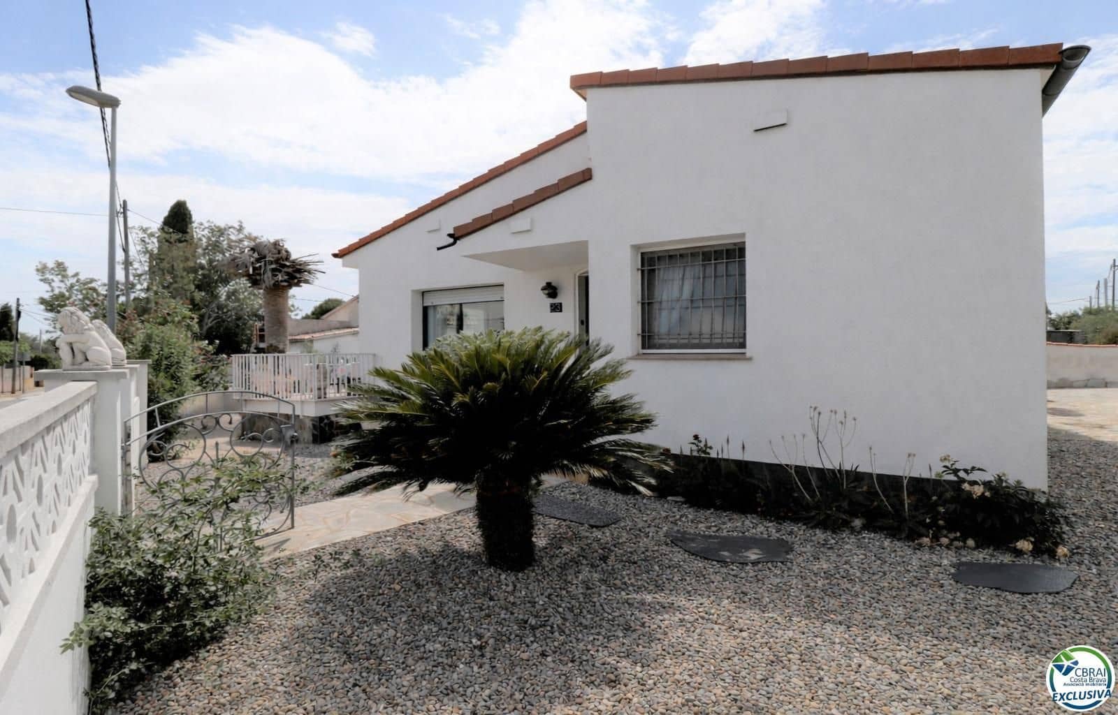 2 slaapkamer Villa te koop in Roses met garage - € 350.000 (Ref: 9497811)