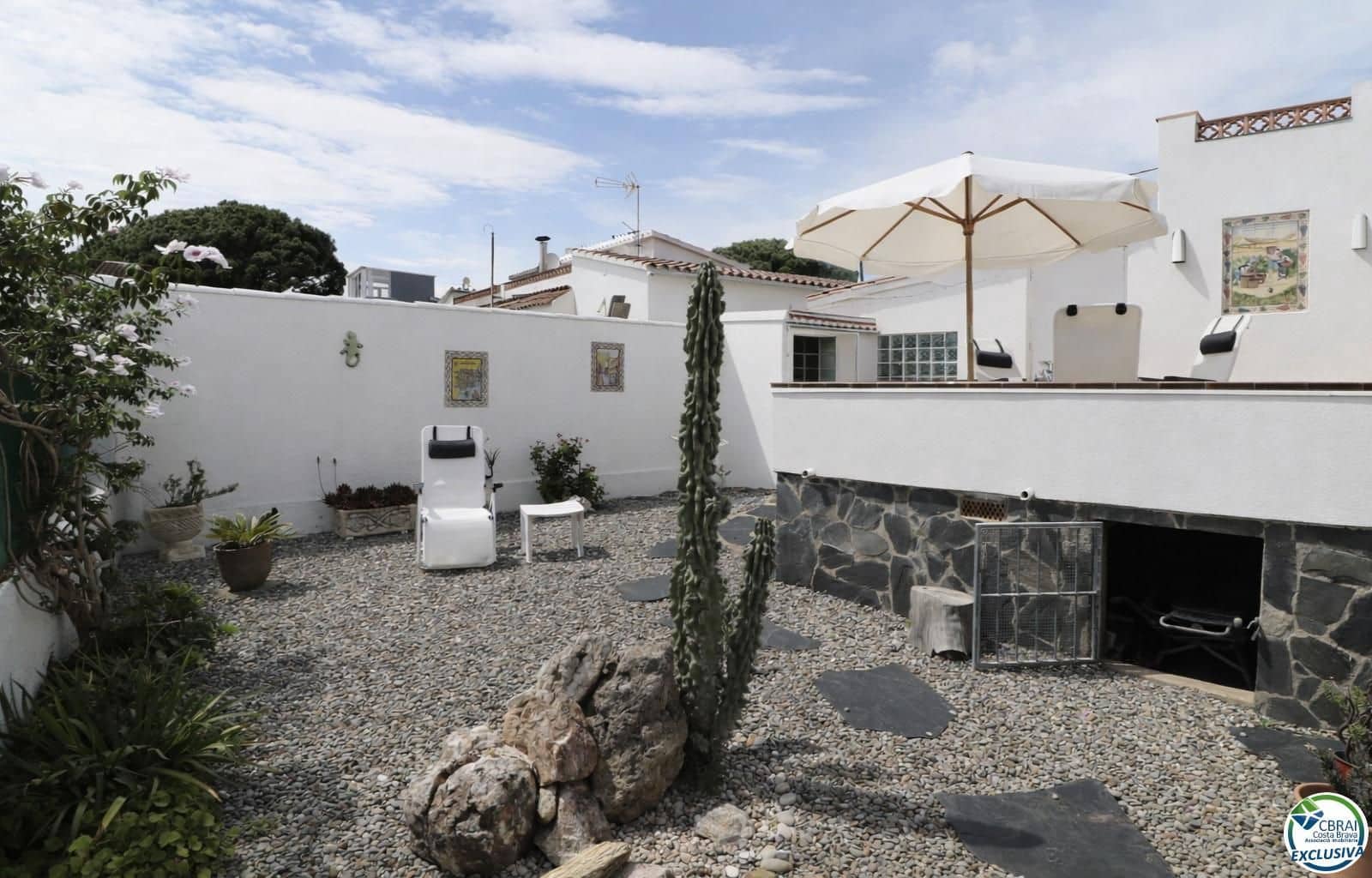 2 slaapkamer Villa te koop in Roses met garage - € 350.000 (Ref: 9497811)