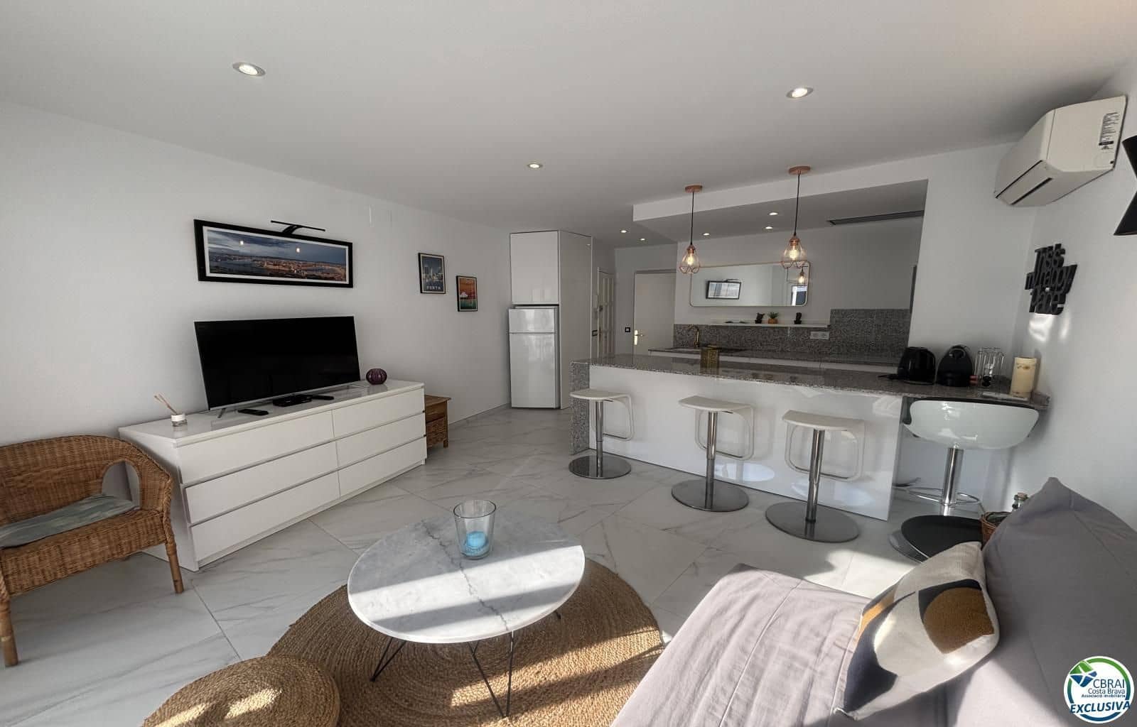 1 bedroom Flat for sale in Roses - € 215,000 (Ref: 9519141)