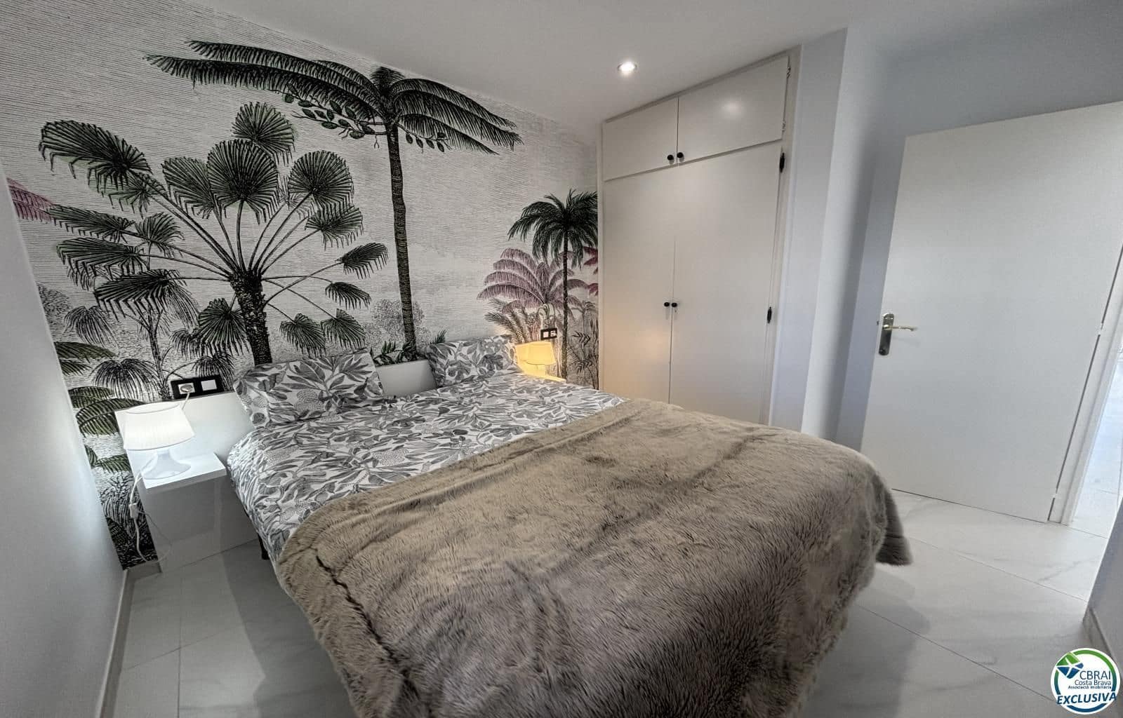 1 bedroom Flat for sale in Roses - € 215,000 (Ref: 9519141)