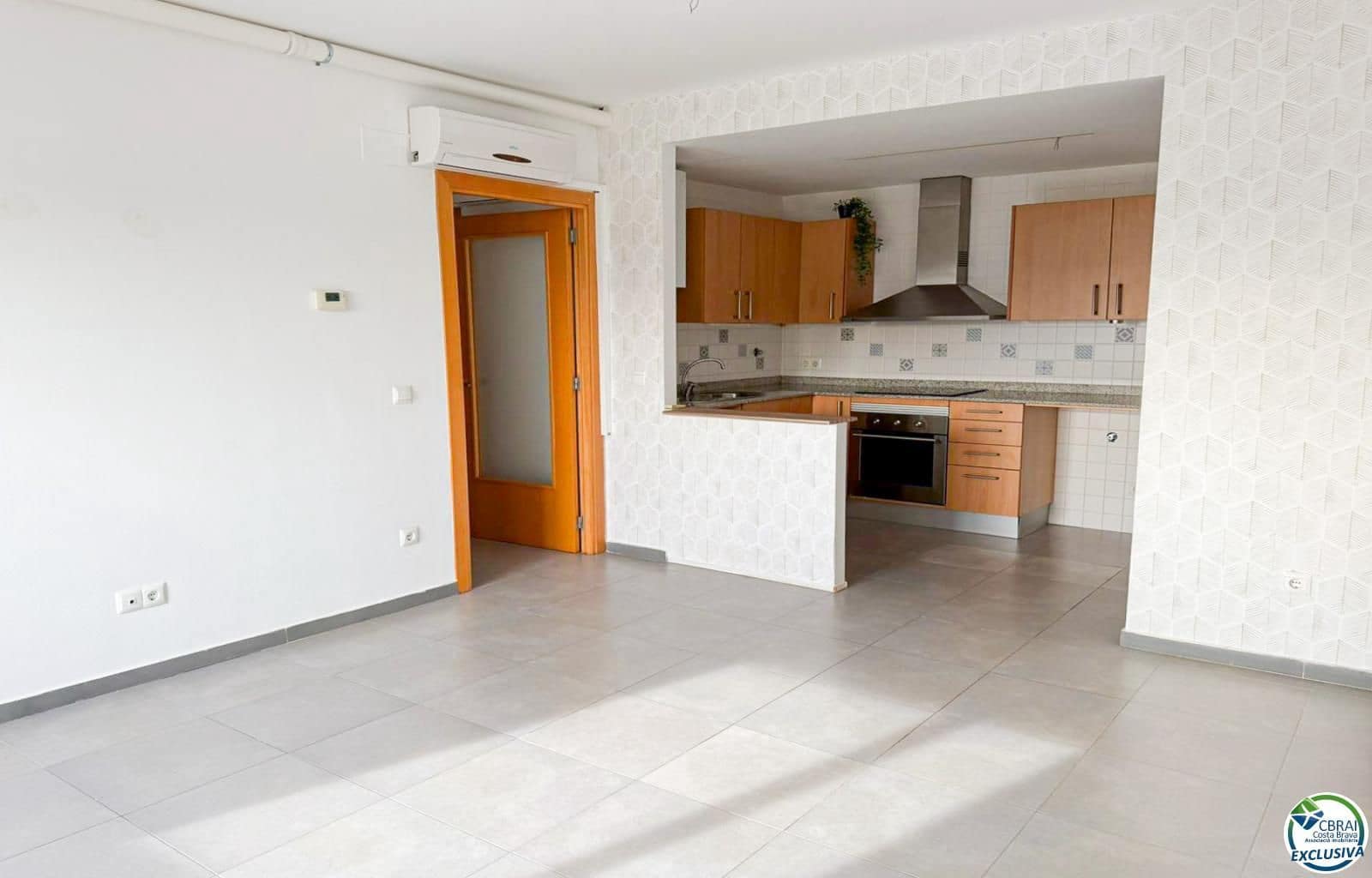 3 bedroom Flat for sale in Figueres with pool garage - € 275,000 (Ref: 9534075)