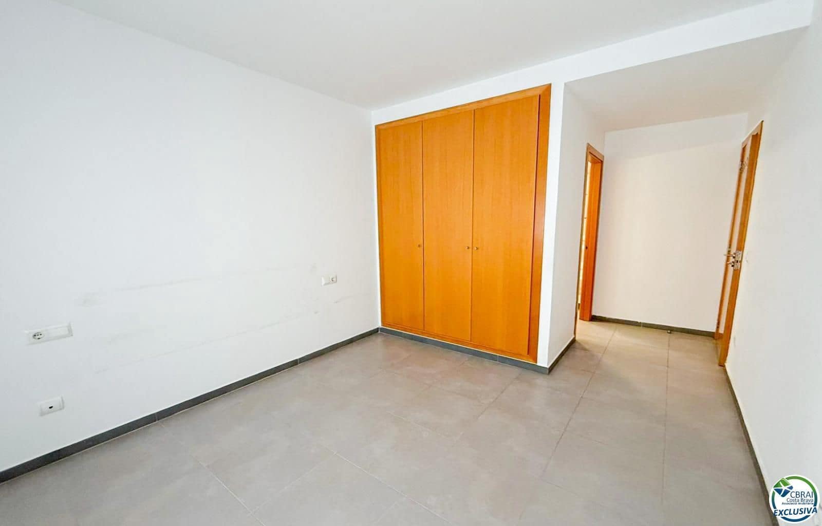 3 bedroom Flat for sale in Figueres with pool garage - € 275,000 (Ref: 9534075)