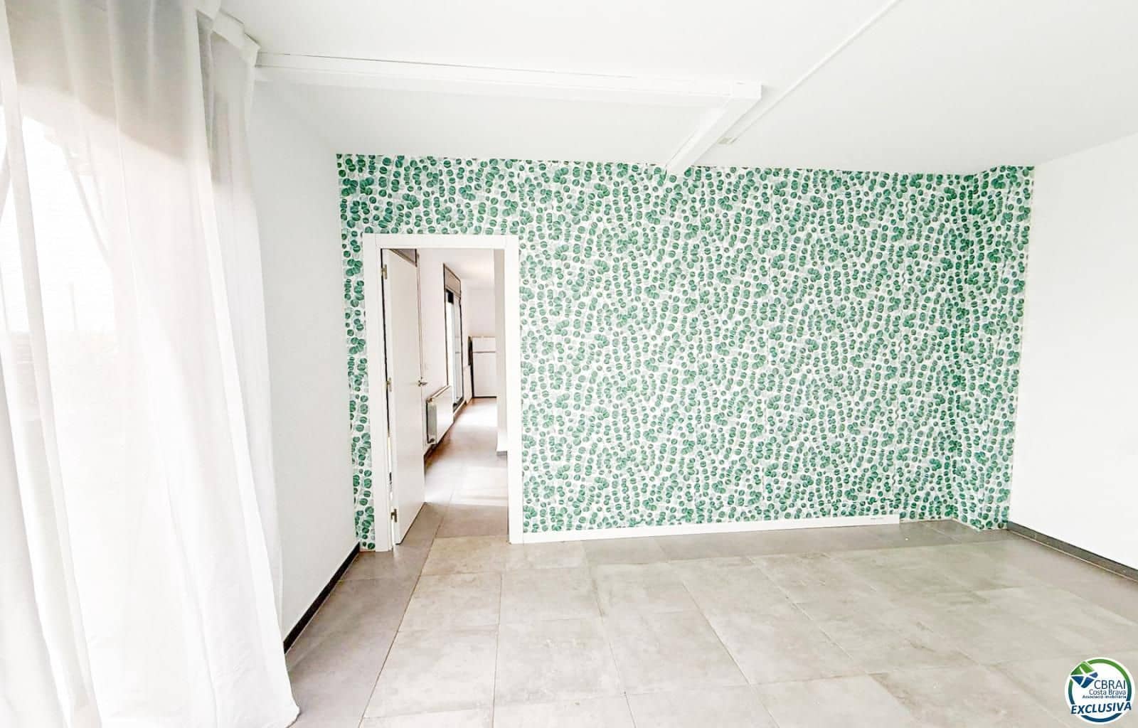 3 bedroom Flat for sale in Figueres with pool garage - € 275,000 (Ref: 9534075)