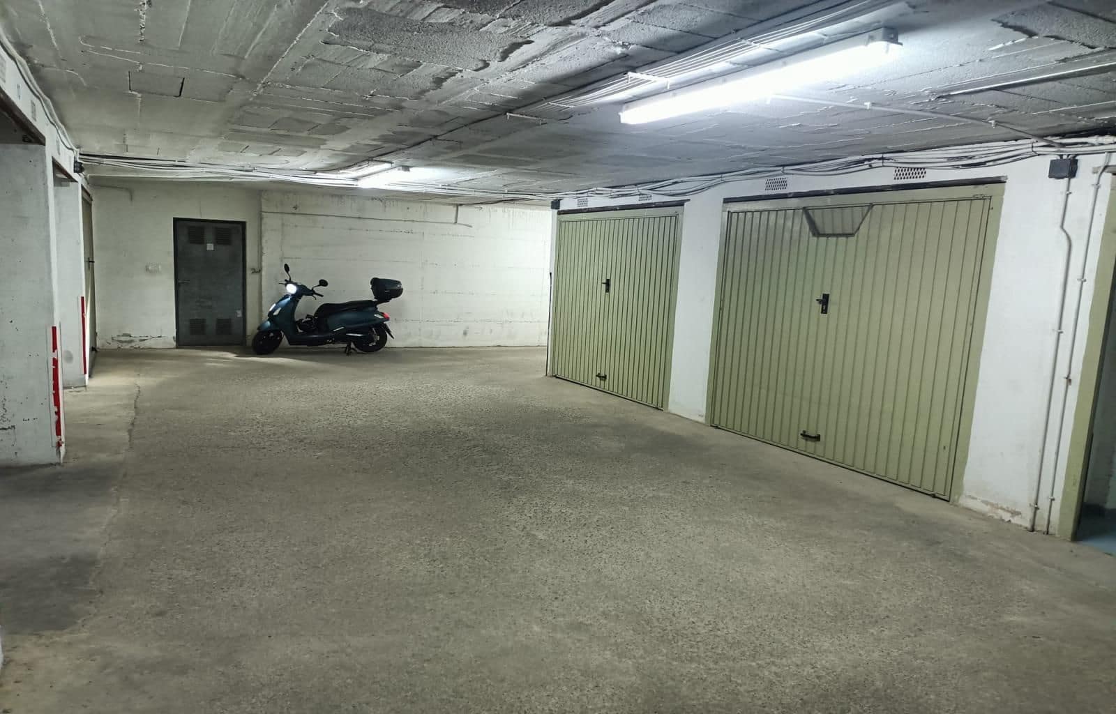 Garage for sale in Roses - € 48,000 (Ref: 9534077)