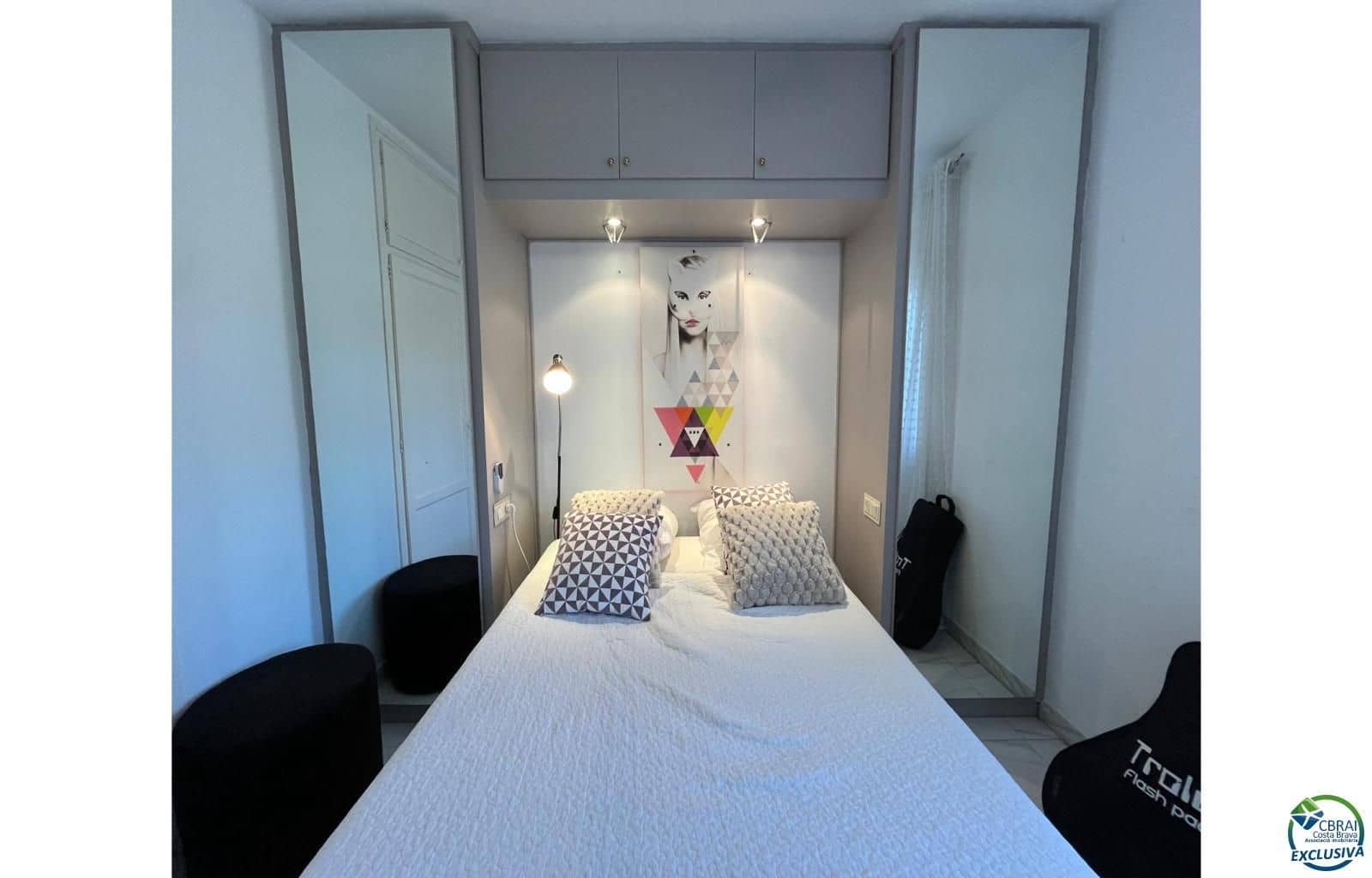 3 soveværelse Byhus til salg i Empuriabrava med swimmingpool garage - € 595.000 (Ref: 9536305)