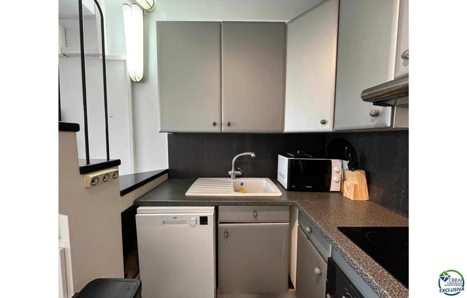 3 soveværelse Byhus til salg i Empuriabrava med swimmingpool garage - € 595.000 (Ref: 9536305)