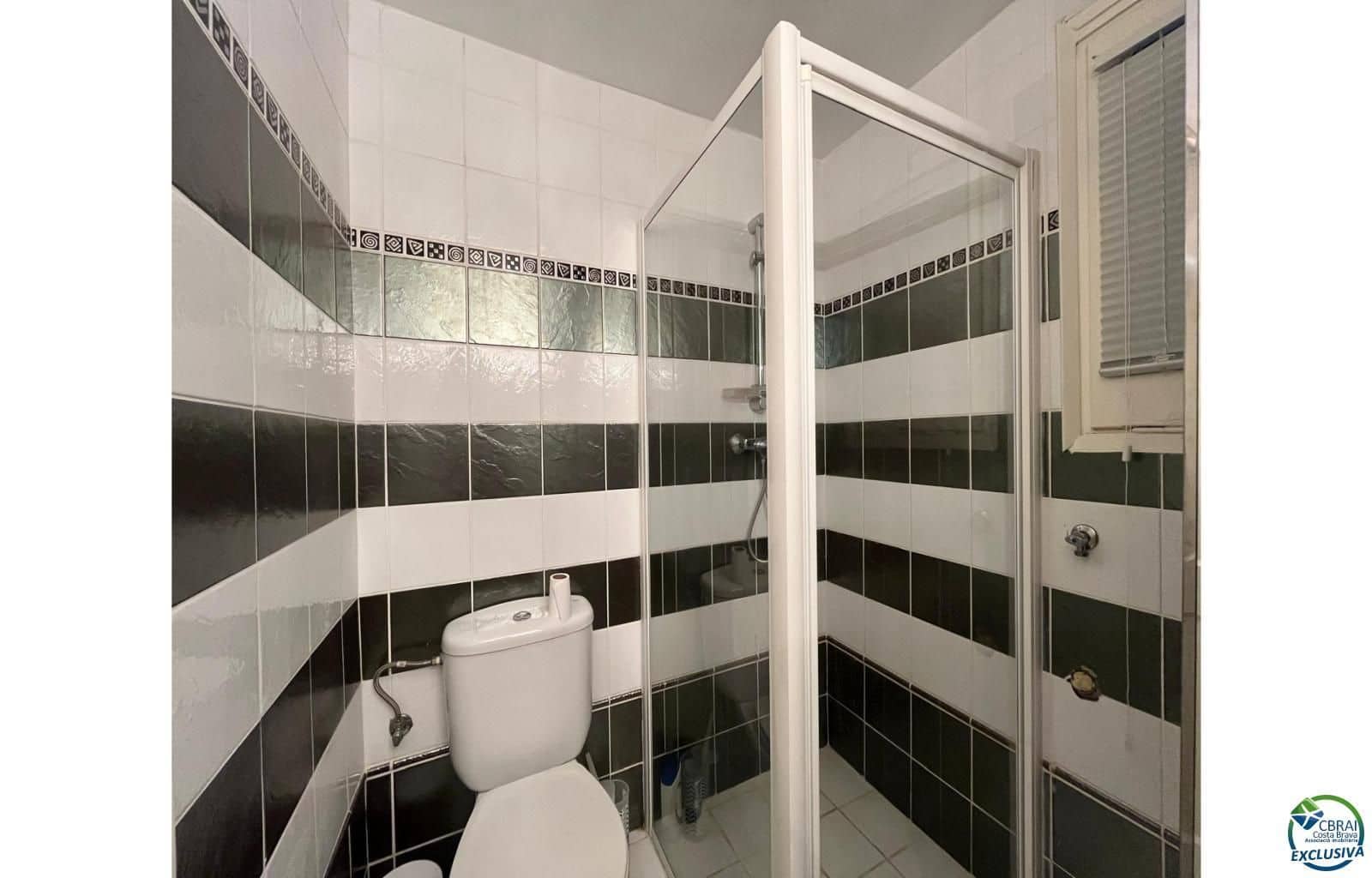 3 soveværelse Byhus til salg i Empuriabrava med swimmingpool garage - € 595.000 (Ref: 9536305)