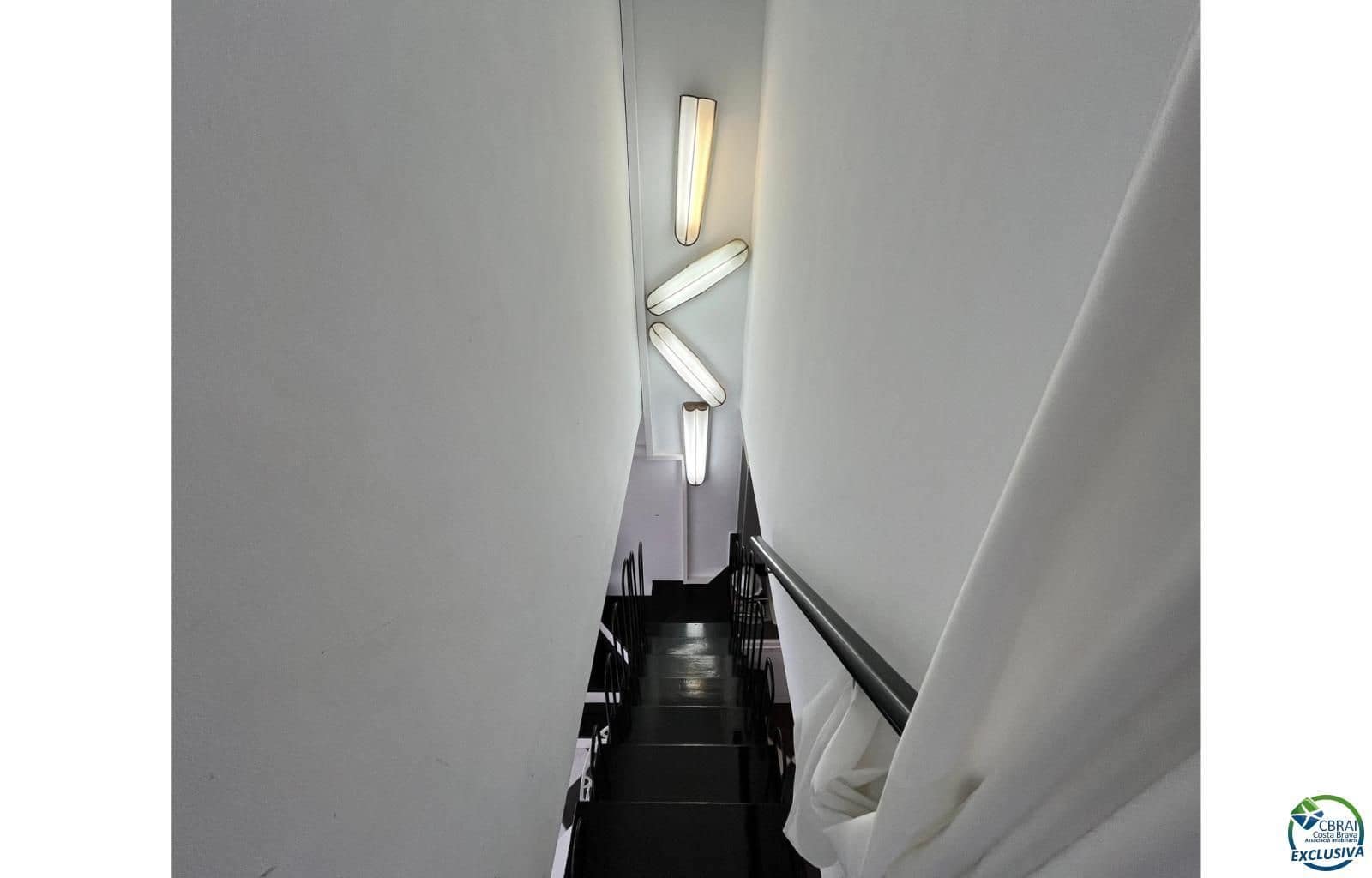 3 soveværelse Byhus til salg i Empuriabrava med swimmingpool garage - € 595.000 (Ref: 9536305)