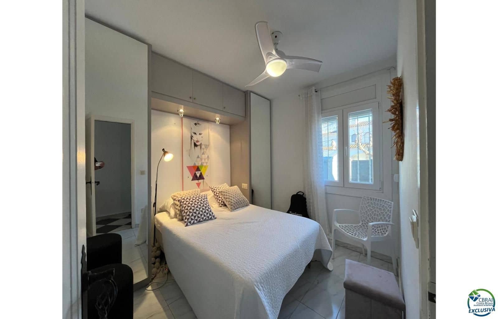 3 soveværelse Byhus til salg i Empuriabrava med swimmingpool garage - € 595.000 (Ref: 9536305)