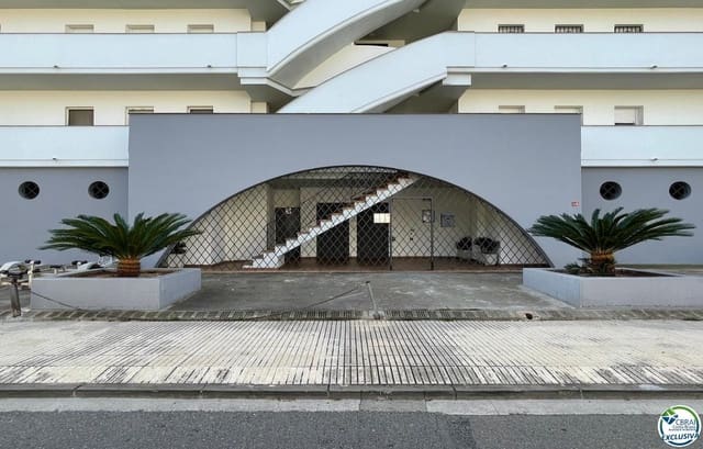 3 makuuhuone Asunto myytävänä paikassa Santa Margarida, Roses mukana uima-altaan 
autotalli - 225 000 € (Ref: 9548629)