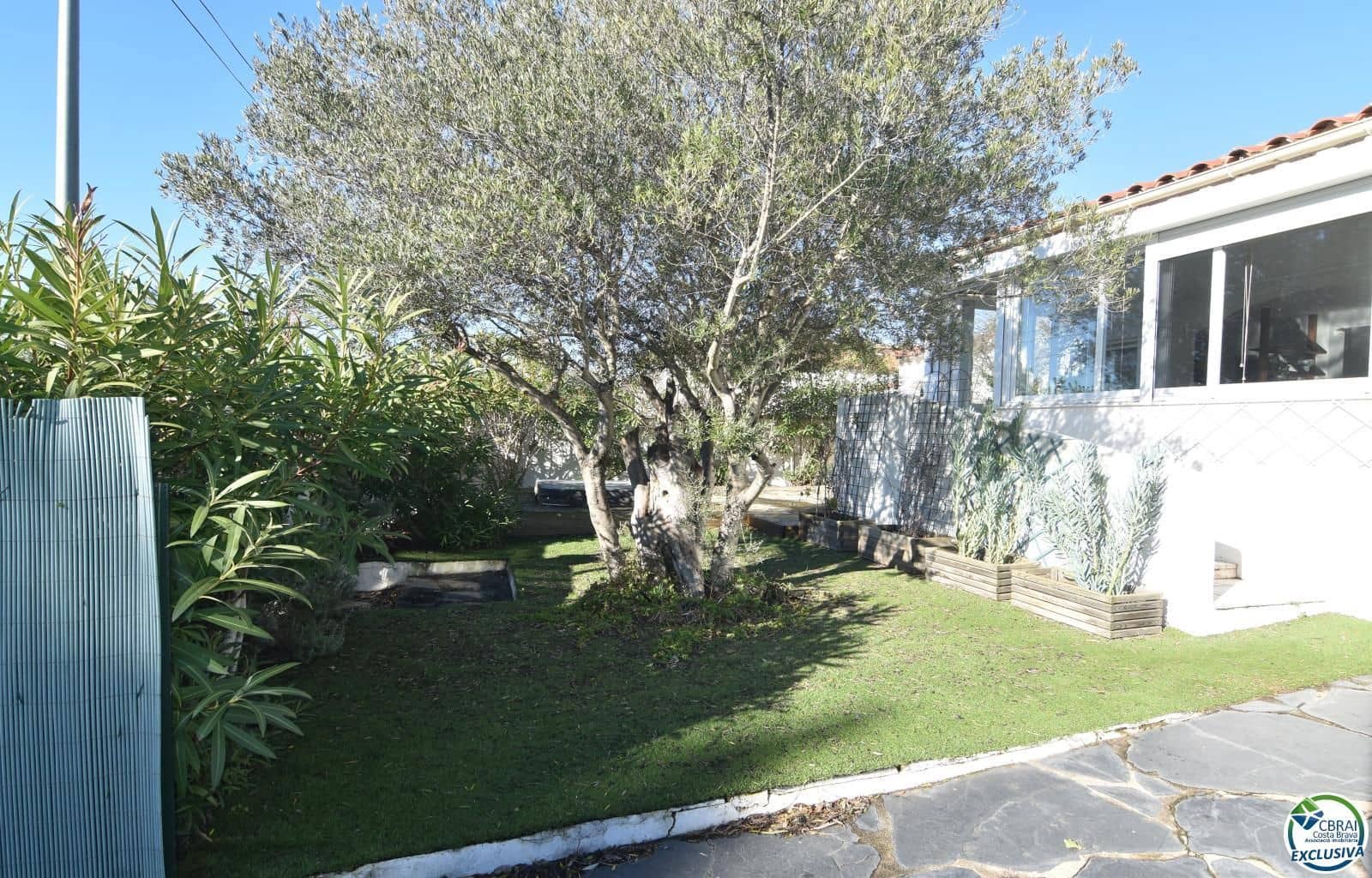 3 slaapkamer Villa te koop in Roses - € 395.000 (Ref: 9569542)