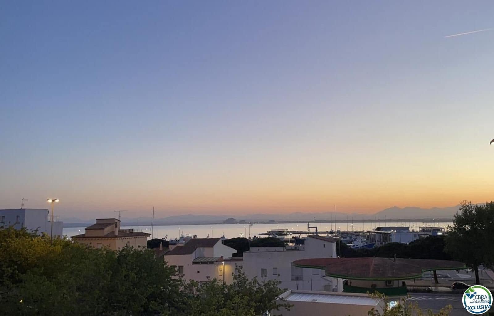 2 bedroom Flat for sale in Roses - € 265,000 (Ref: 9591666)