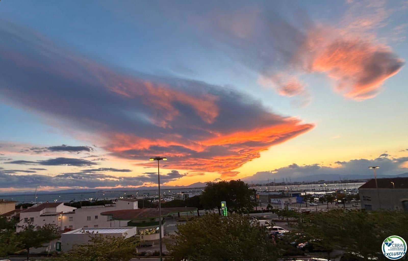 2 bedroom Flat for sale in Roses - € 265,000 (Ref: 9591666)