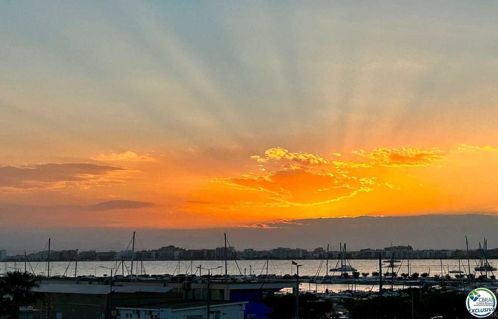 2 bedroom Flat for sale in Roses - € 265,000 (Ref: 9591666)