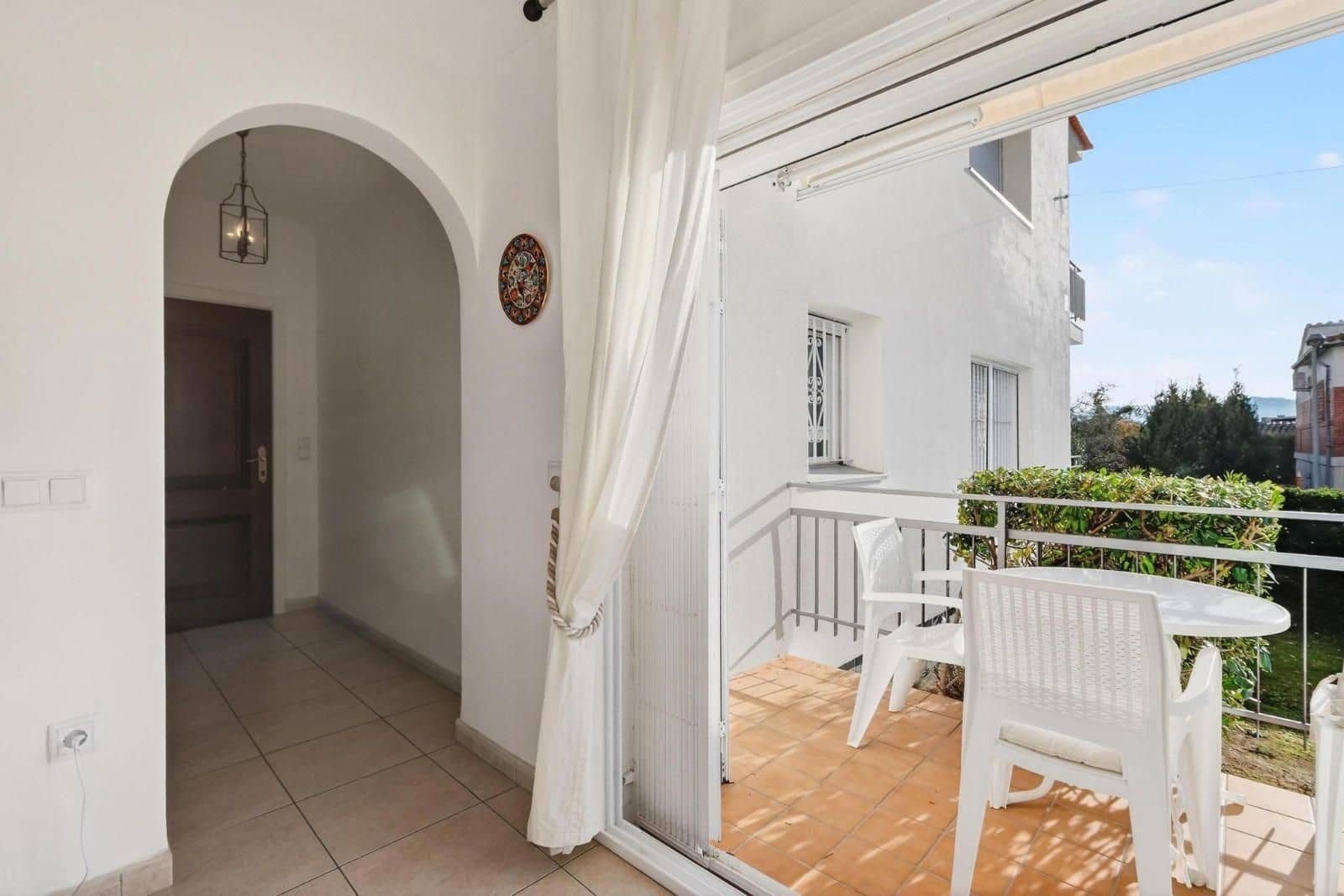 Piso de 2 habitaciones en Roses en venta con garaje - 175.000 € (Ref: 9605534)