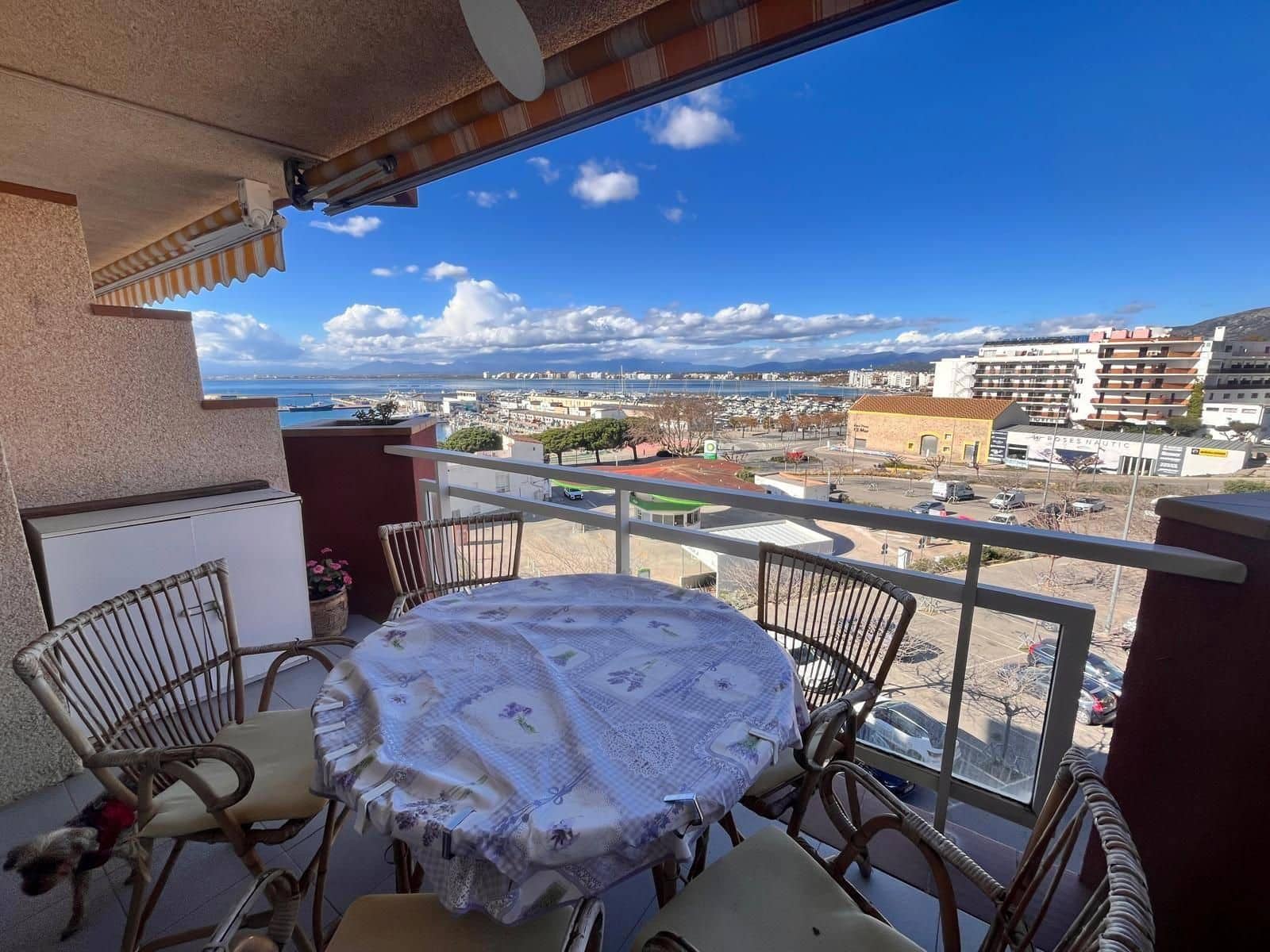 2 soveværelse Lejlighed til salg i Roses med garage - € 285.000 (Ref: 9610027)