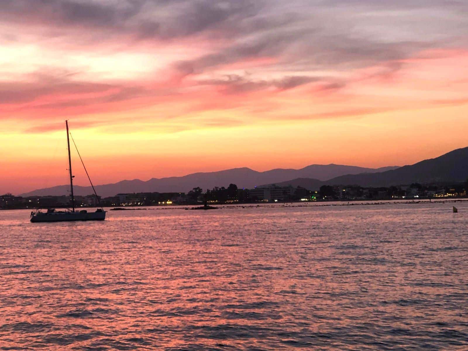 2 soveværelse Lejlighed til salg i Roses med garage - € 285.000 (Ref: 9610027)