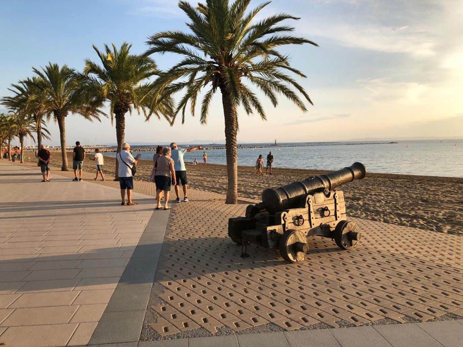 2 soveværelse Lejlighed til salg i Roses med garage - € 285.000 (Ref: 9610027)