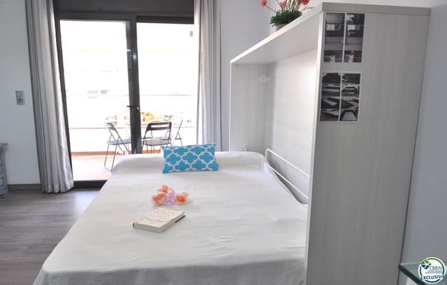 Flat for sale in Santa Margarida, Roses with pool - € 118,000 (Ref: 9642840)