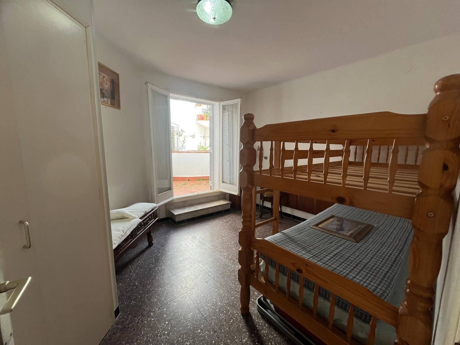 2 bedroom Flat for sale in Cadaques - € 500,000 (Ref: 9649920)