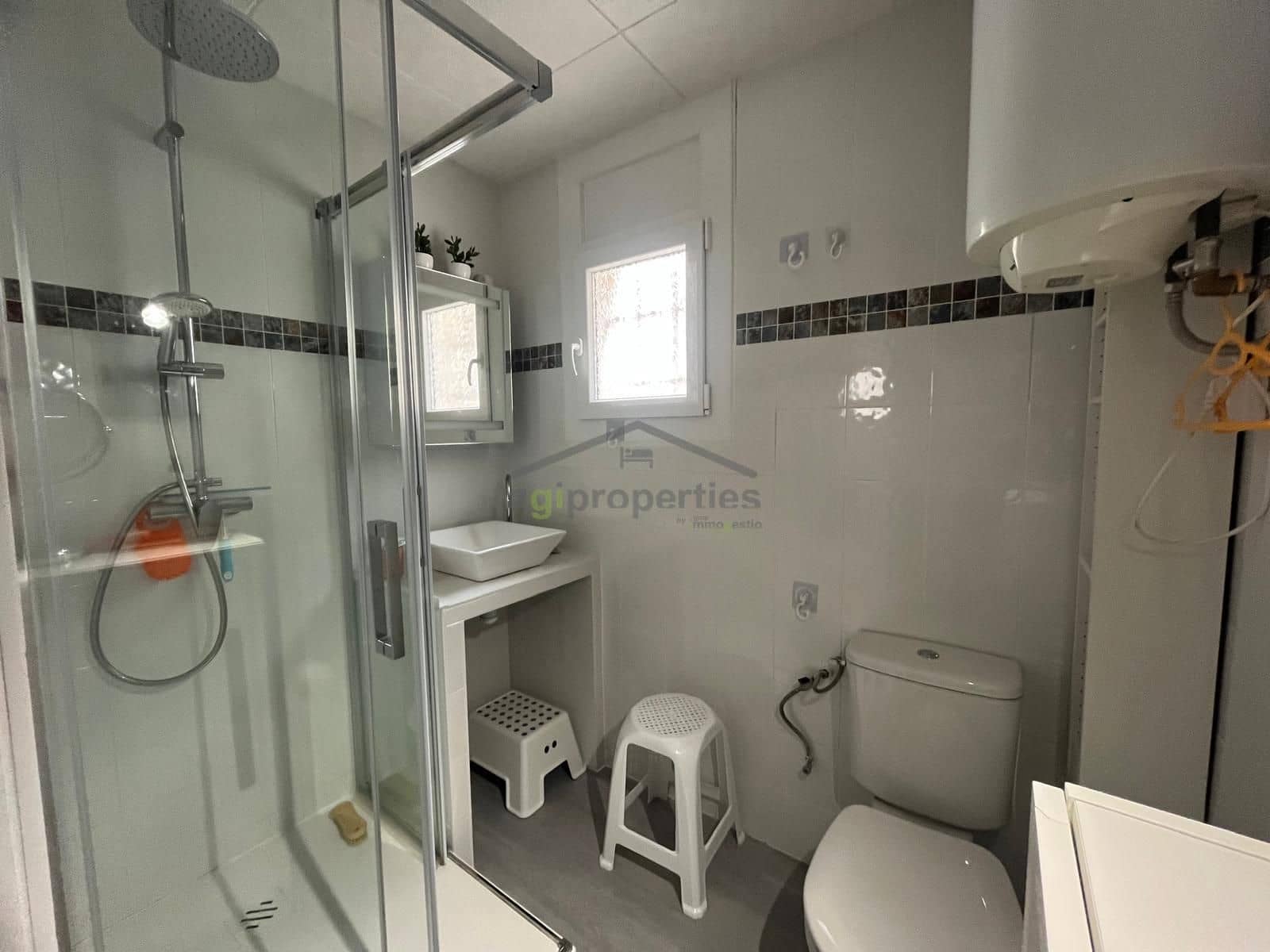 Piso de 2 habitaciones en Roses en venta - 300.000 € (Ref: 9649921)