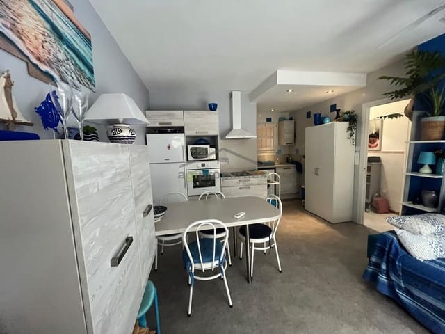 Piso de 2 habitaciones en Roses en venta - 300.000 € (Ref: 9649921)