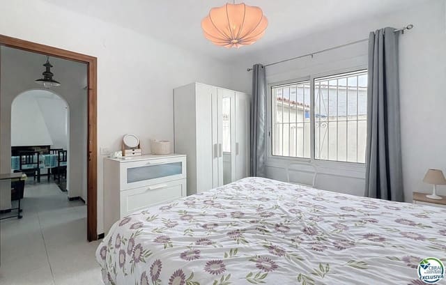 4 chambre Villa/Maison à vendre à Empuriabrava, Castelló d'Empúries avec garage - 369 000 € (Ref: 9649923)