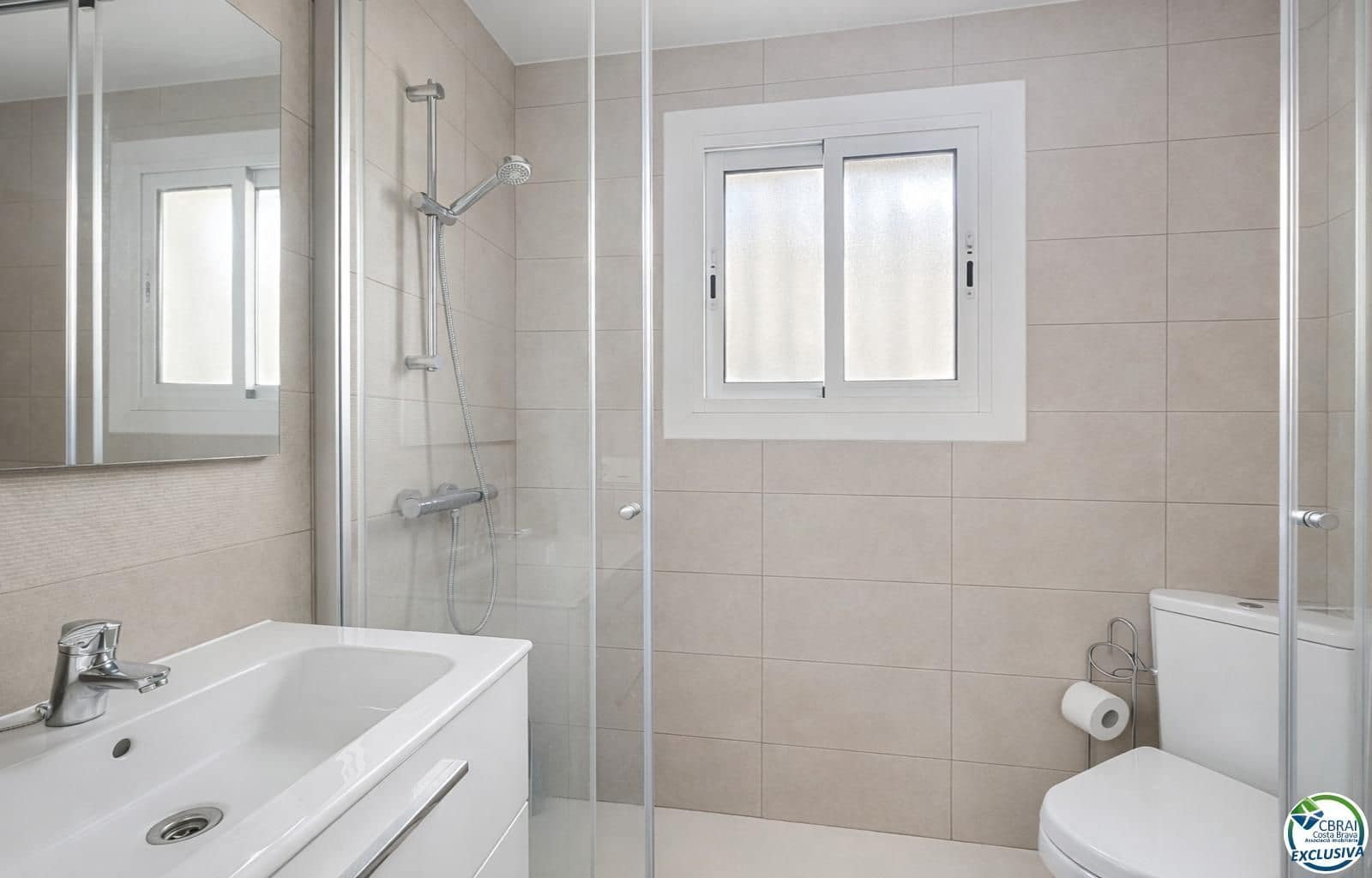 4 chambre Villa/Maison à vendre à Empuriabrava avec garage - 369 000 € (Ref: 9649923)