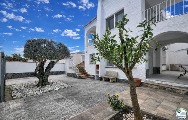 4 chambre Villa/Maison à vendre à Empuriabrava, Castelló d'Empúries avec garage - 369 000 € (Ref: 9649923)