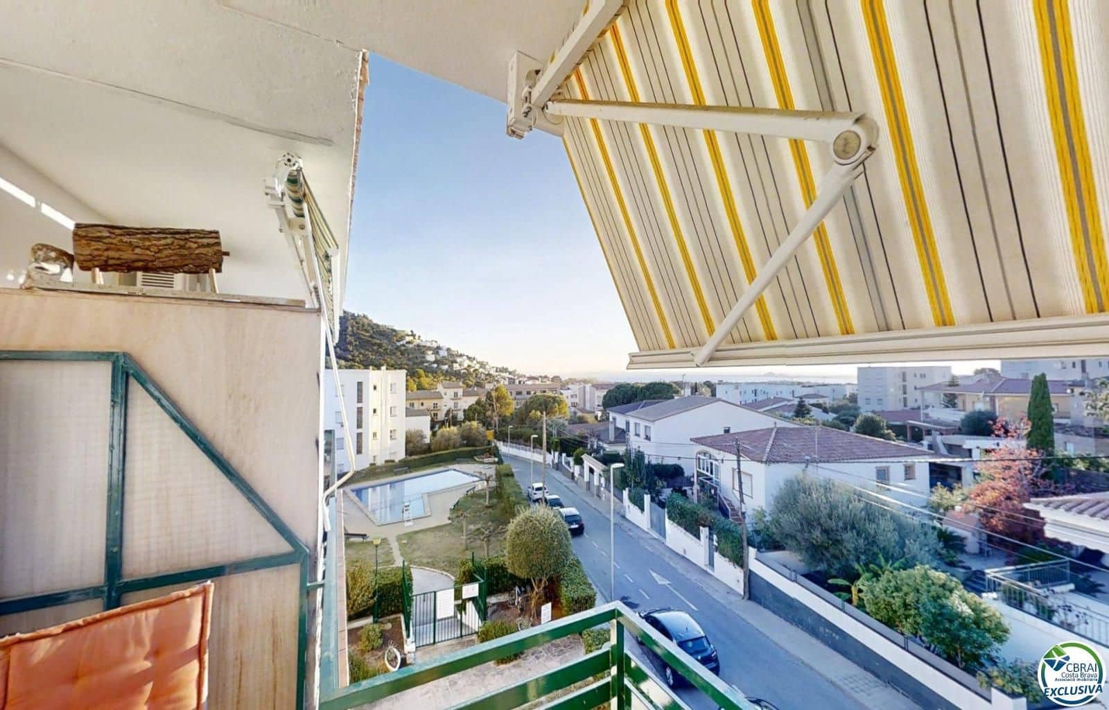 2 soverom Leilighet til salgs i Roses med svømmebasseng garasje - € 195 000 (Ref: 9671318)