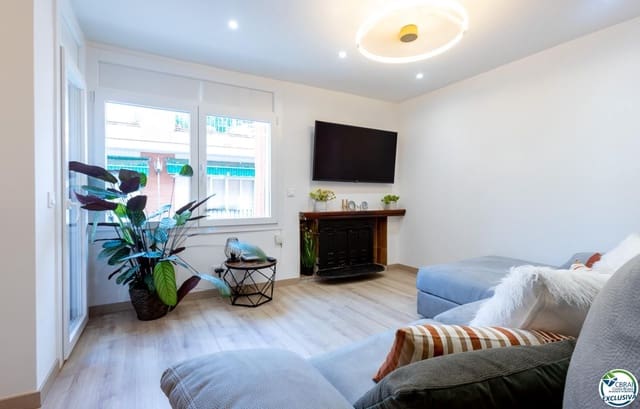 3 bedroom Flat for sale in Roses - € 295,000 (Ref: 9674791)