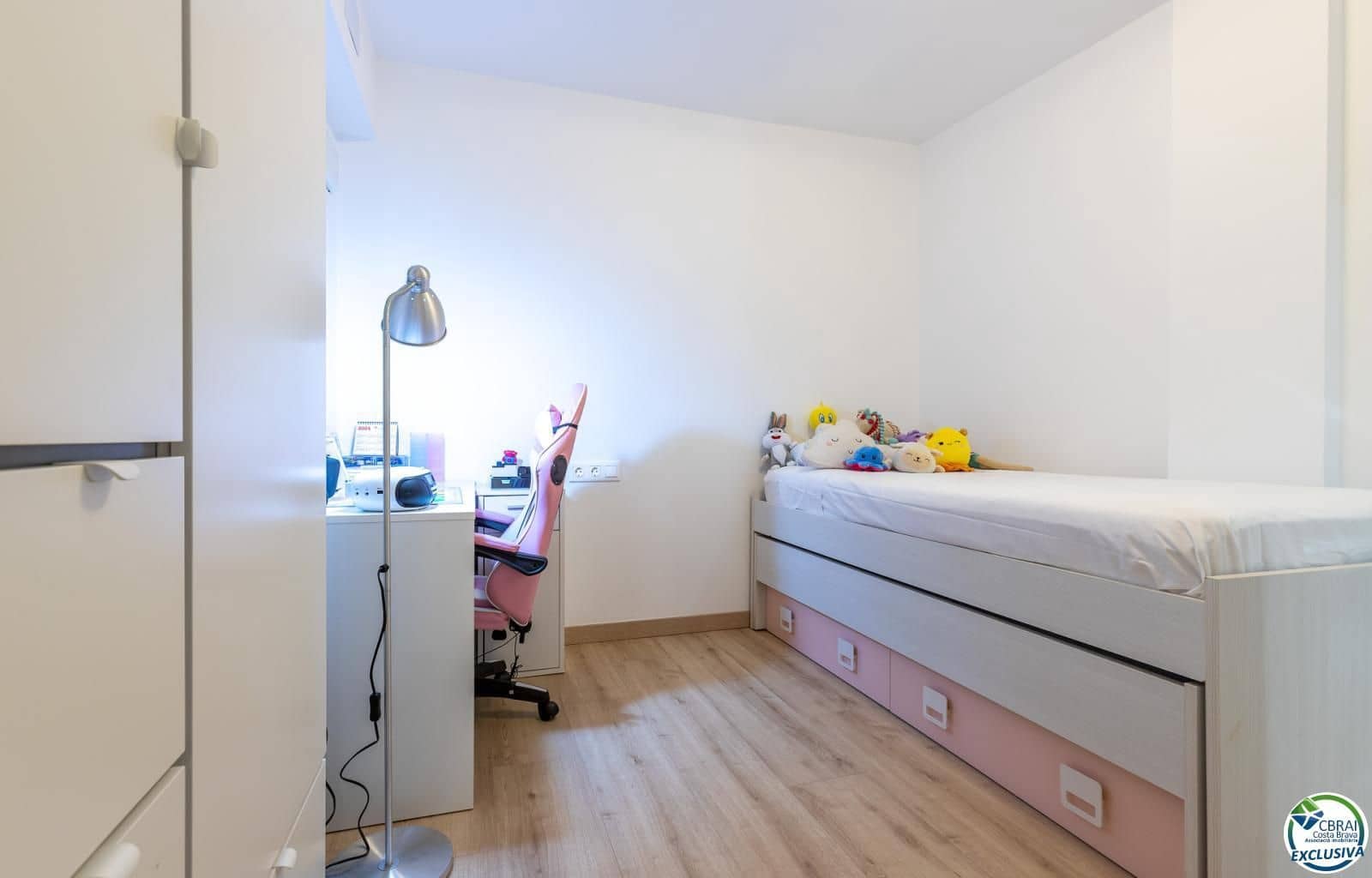 3 bedroom Flat for sale in Roses - € 295,000 (Ref: 9674791)