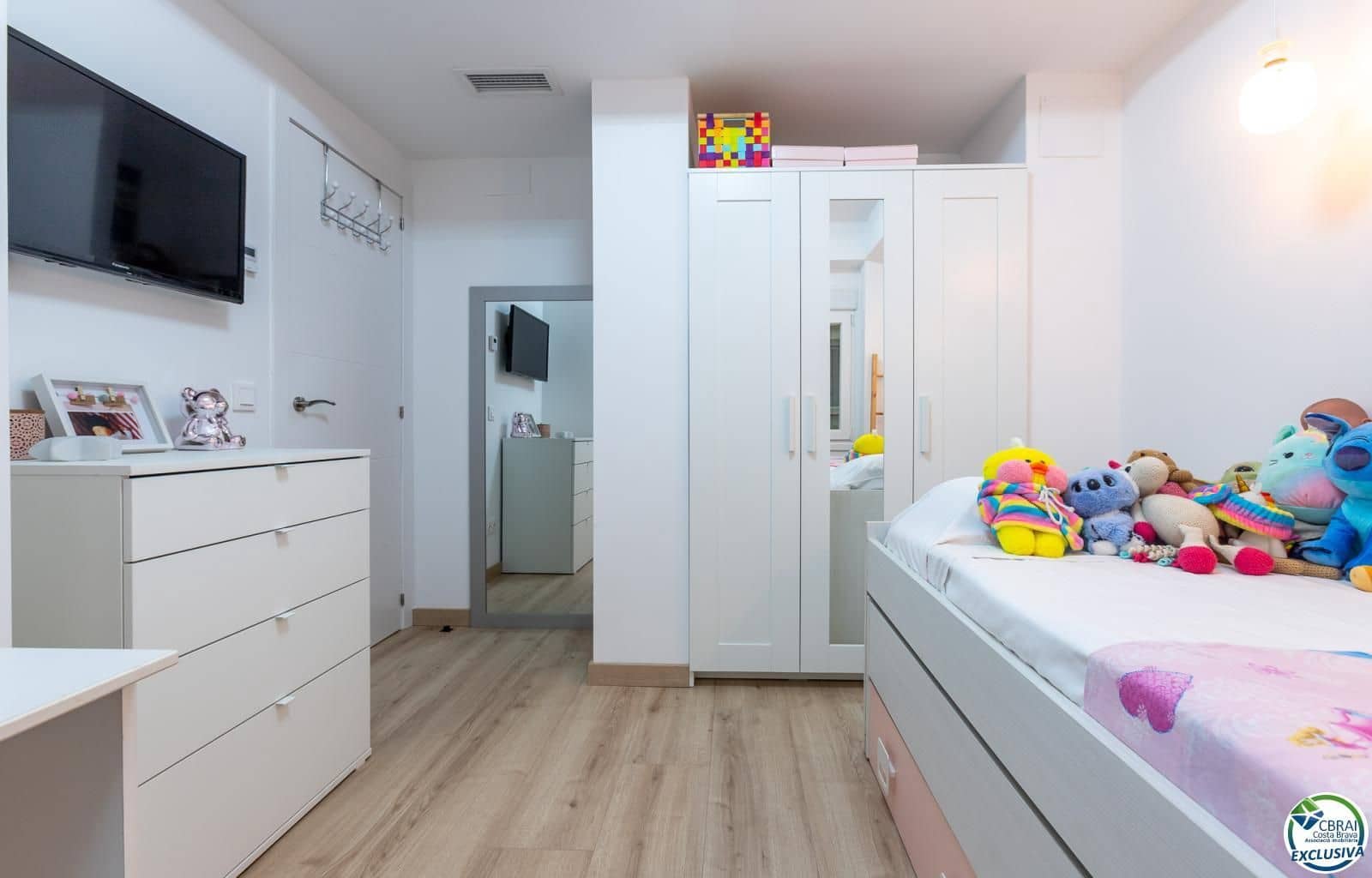 3 bedroom Flat for sale in Roses - € 295,000 (Ref: 9674791)