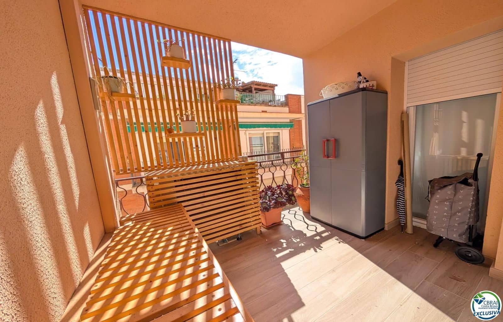 3 bedroom Flat for sale in Roses - € 295,000 (Ref: 9674791)