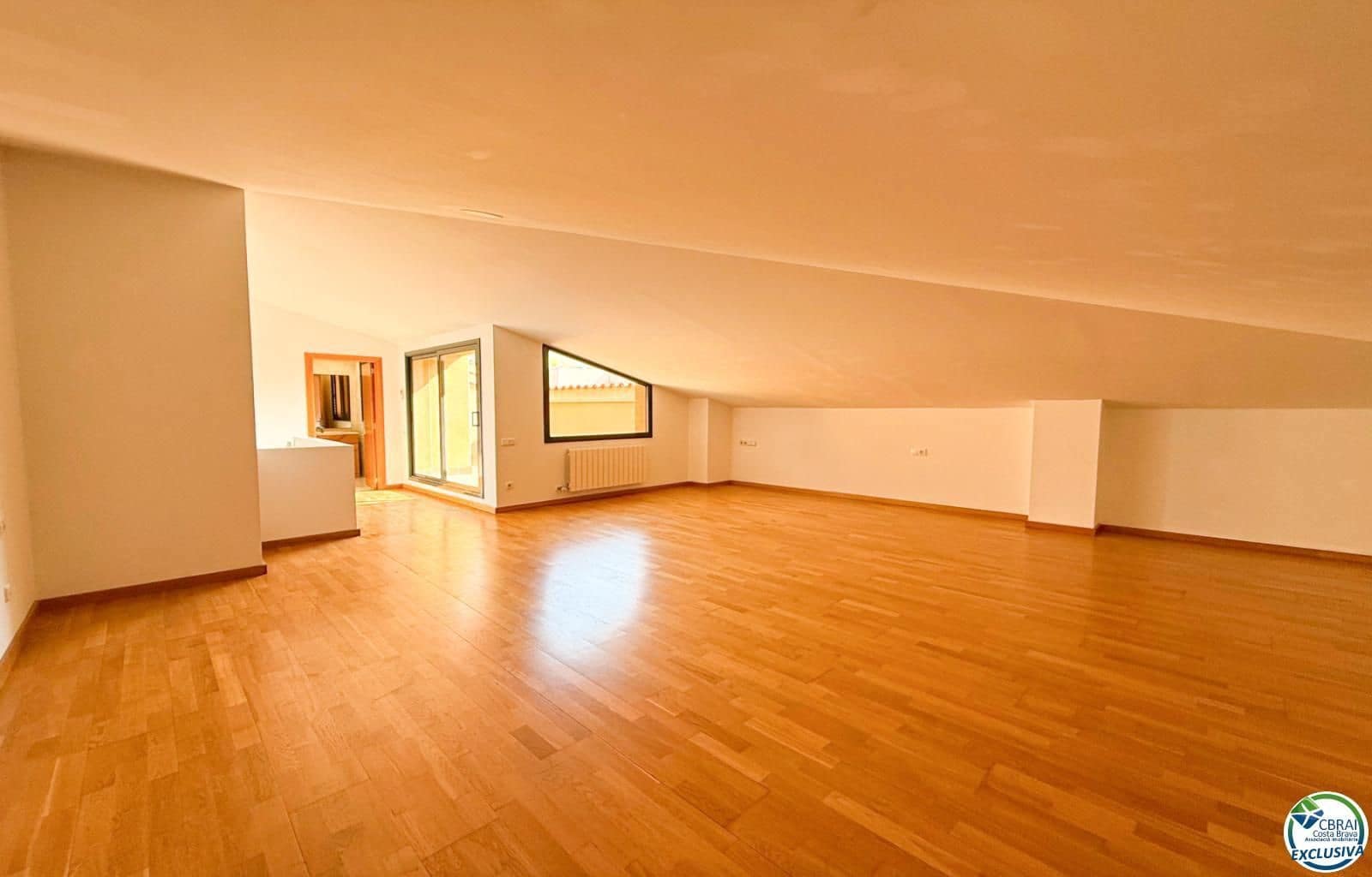 3 bedroom Flat for sale in Figueres - € 235,000 (Ref: 9674792)