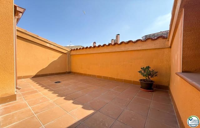 Piso de 3 habitaciones en Figueres en venta - 235.000 € (Ref: 9674792)