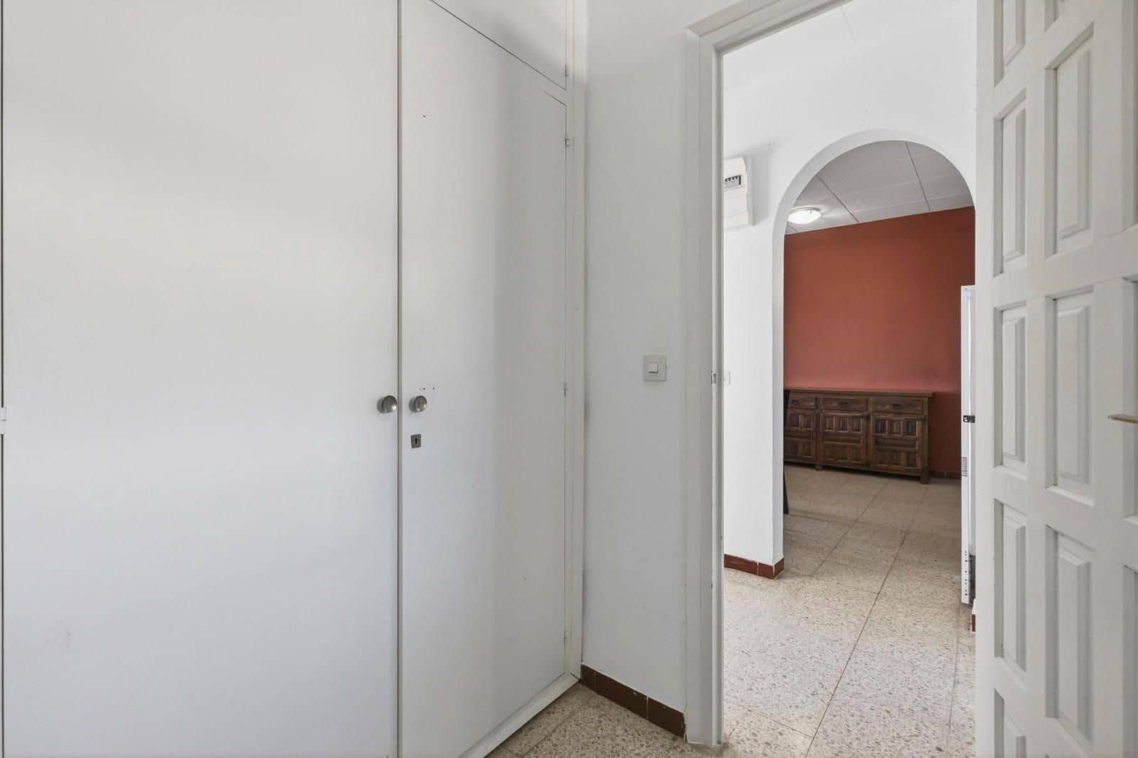 2 bedroom Flat for sale in Empuriabrava with pool garage - € 170,000 (Ref: 9674793)