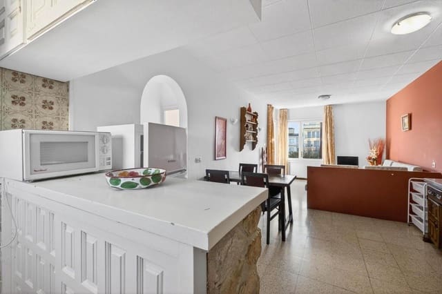 2 bedroom Flat for sale in Empuriabrava, Castelló d'Empúries with pool garage - € 170,000 (Ref: 9674793)