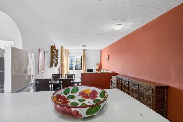 2 bedroom Flat for sale in Empuriabrava, Castelló d'Empúries with pool garage - € 170,000 (Ref: 9674793)