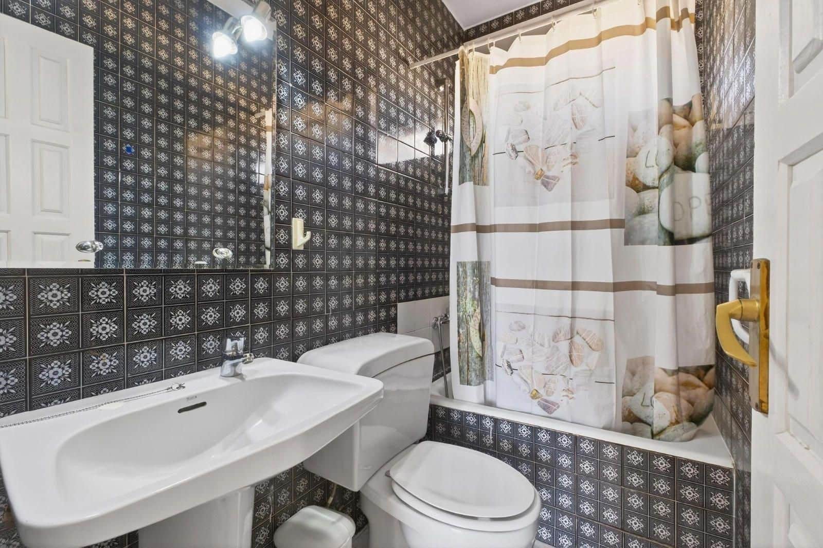 2 bedroom Flat for sale in Empuriabrava with pool garage - € 170,000 (Ref: 9674793)