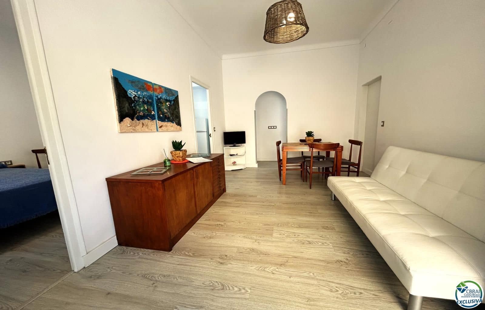 8 bedroom Villa for sale in Llanca with garage - € 359,000 (Ref: 9674794)