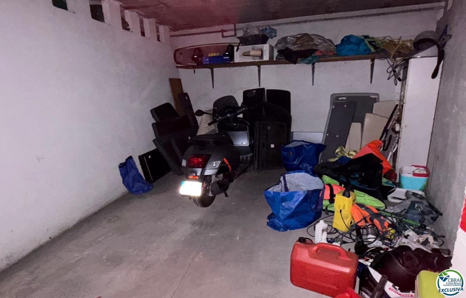 Garage for sale in Roses - € 35,000 (Ref: 9687439)