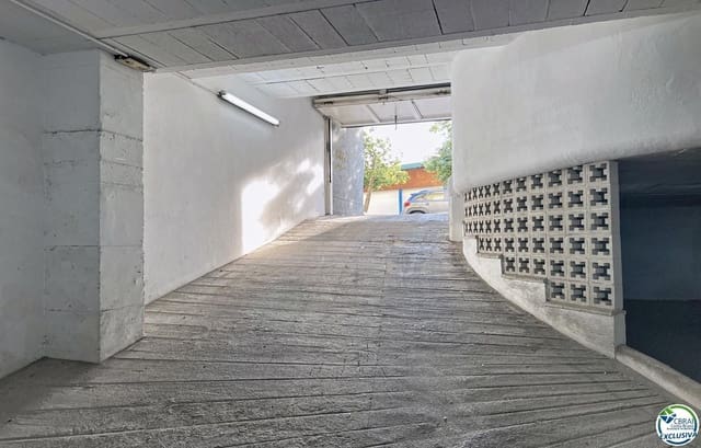 Piso de 2 habitaciones en Roses en venta con garaje - 295.000 € (Ref: 9687440)