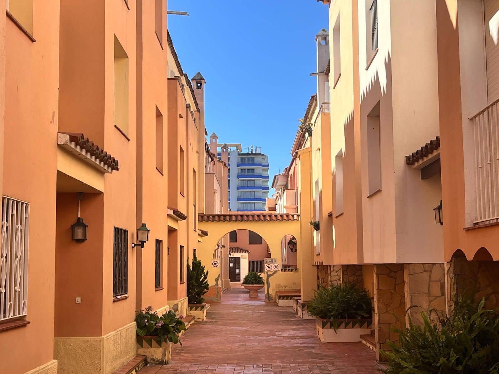 1 bedroom Flat for sale in Empuriabrava with pool - € 135,000 (Ref: 9699303)