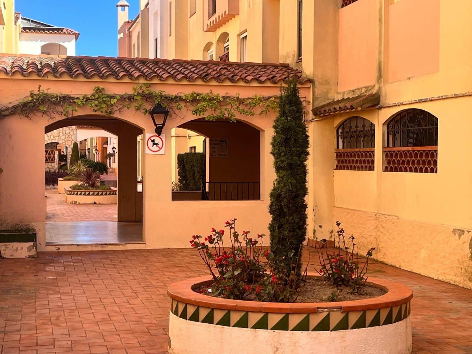 1 bedroom Flat for sale in Empuriabrava with pool - € 135,000 (Ref: 9699303)