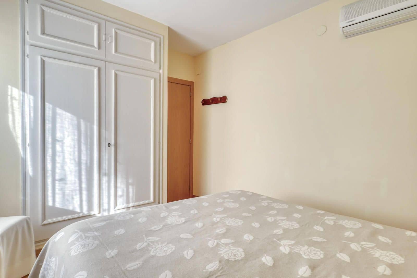 2 bedroom Flat for sale in Roses with garage - € 295,000 (Ref: 9700131)