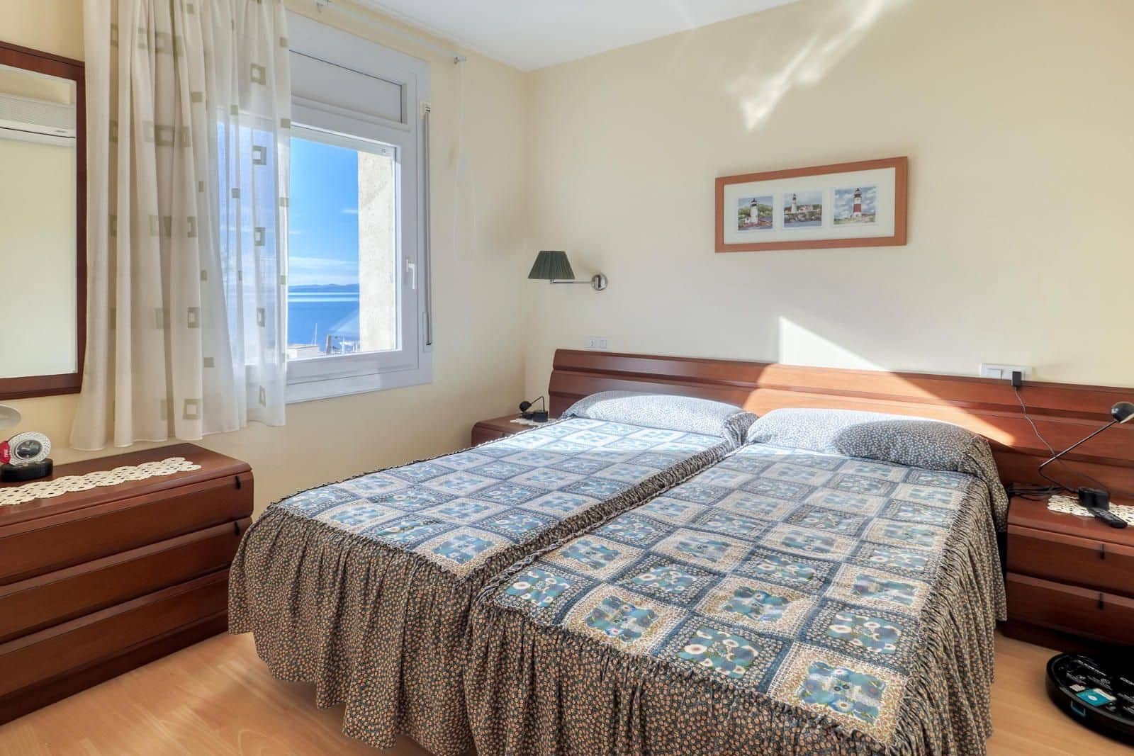 2 bedroom Flat for sale in Roses with garage - € 295,000 (Ref: 9700131)